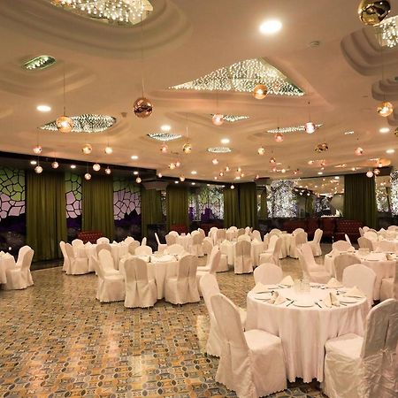 Humming Bird Hotel & Banquet Anand Exterior photo