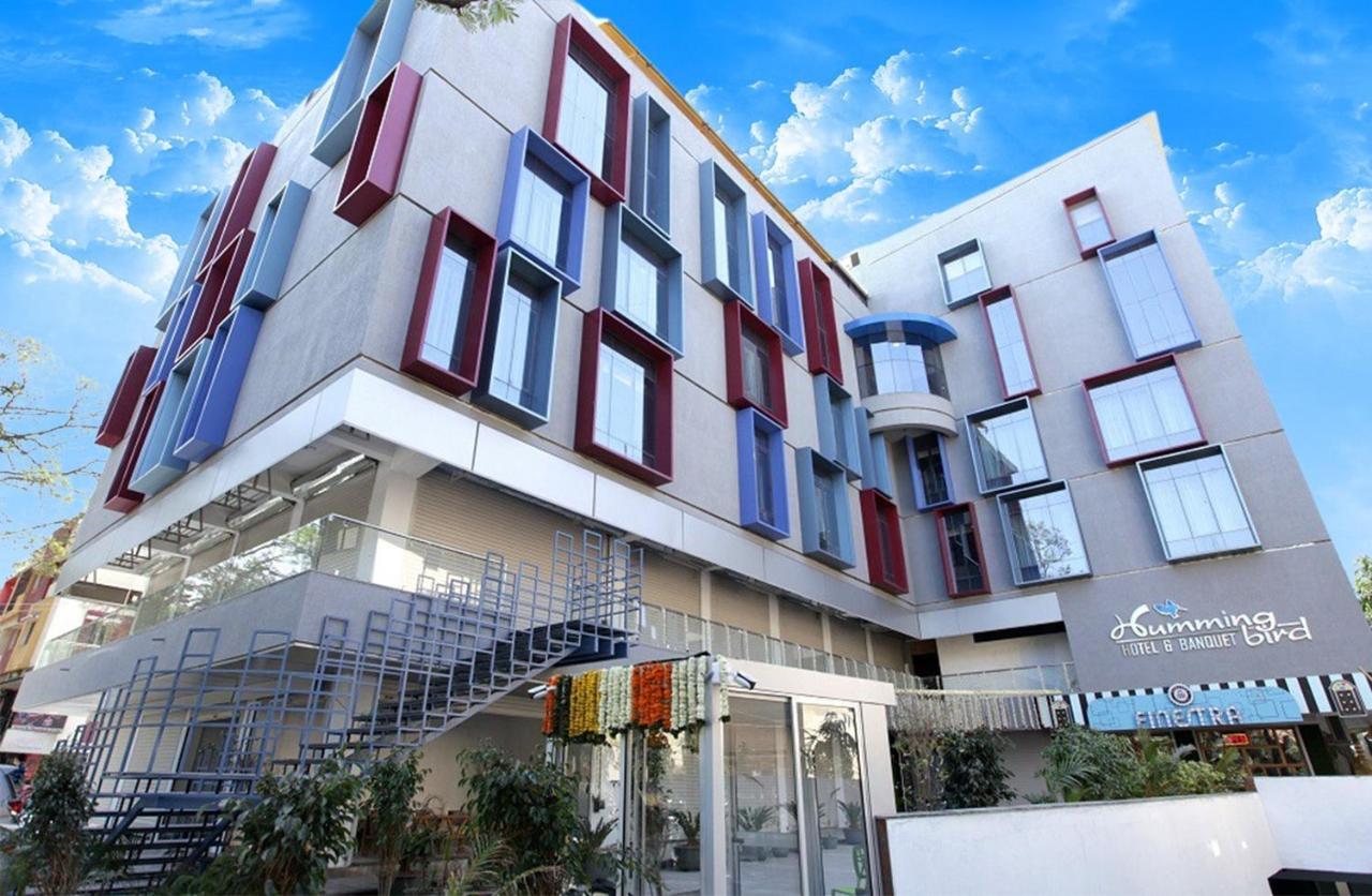 Humming Bird Hotel & Banquet Anand Exterior photo