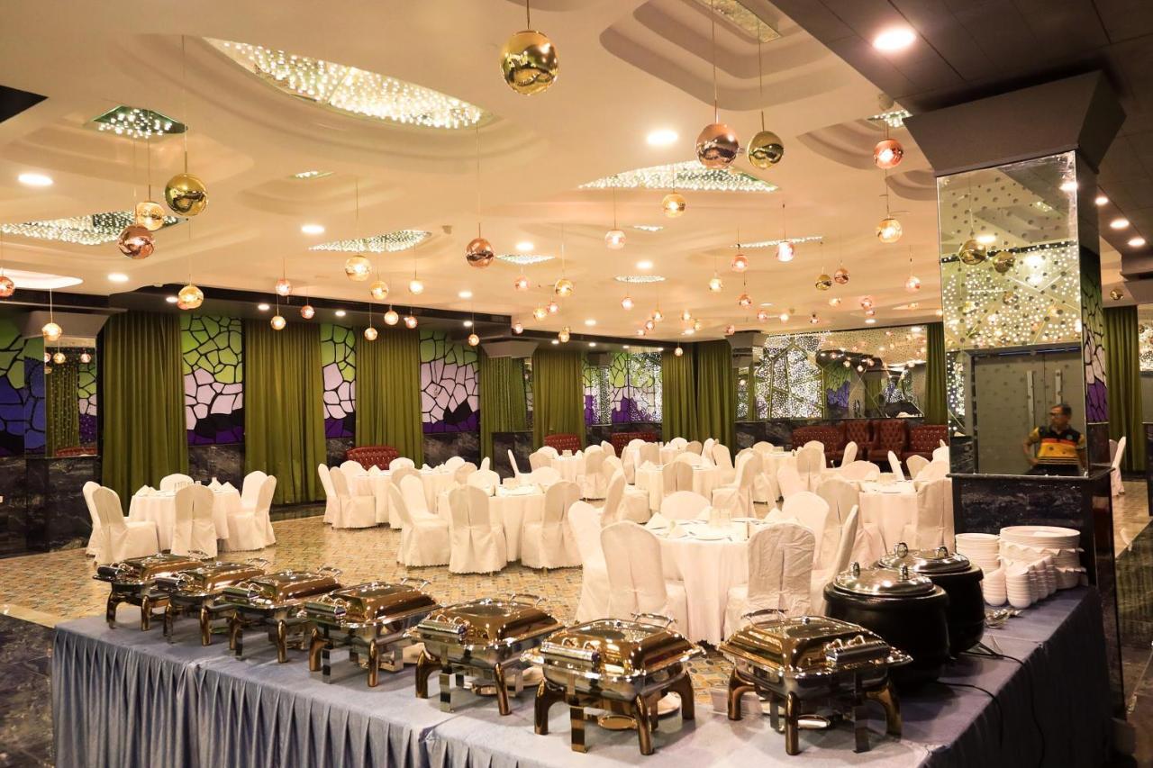 Humming Bird Hotel & Banquet Anand Exterior photo