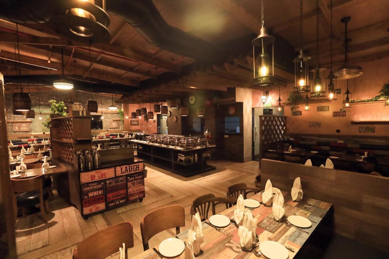 Humming Bird Hotel & Banquet Anand Exterior photo